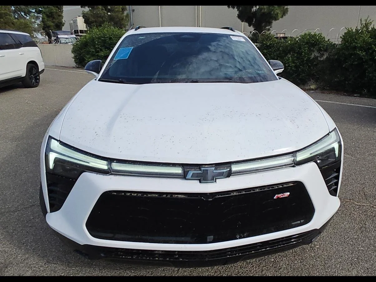 Used 2024 Summit White Chevrolet RS image 15