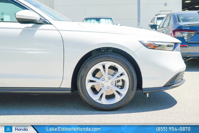 New 2026 Platinum White Pearl Honda LX image 5