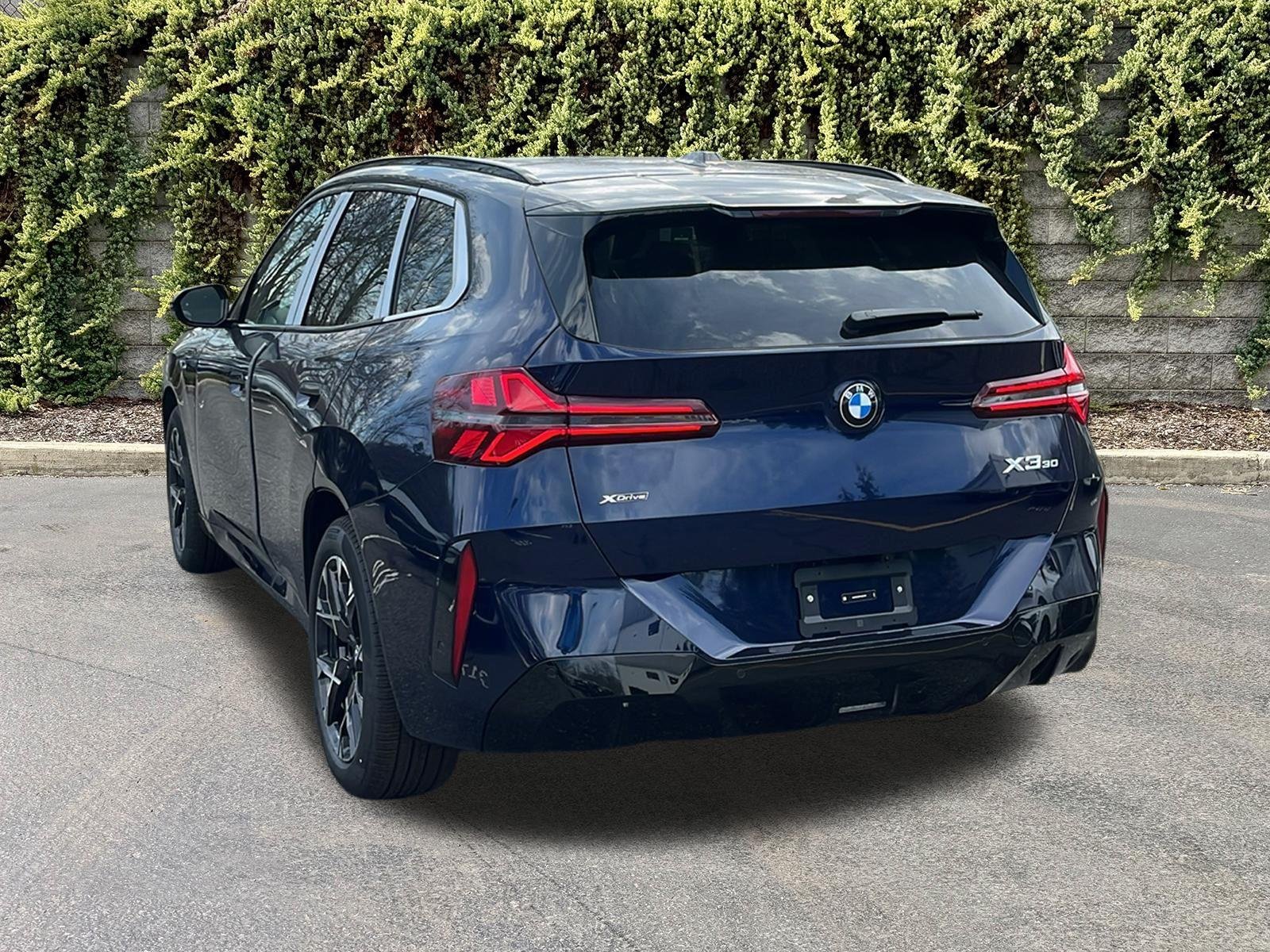 New 2026 Tanzanite Blue II Metallic BMW 30 xDrive image 6