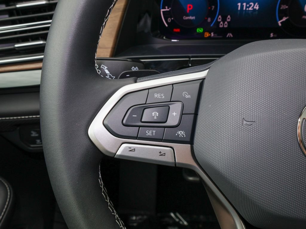 New 2026 Black Volkswagen 2.0T SE w/Technology image 25