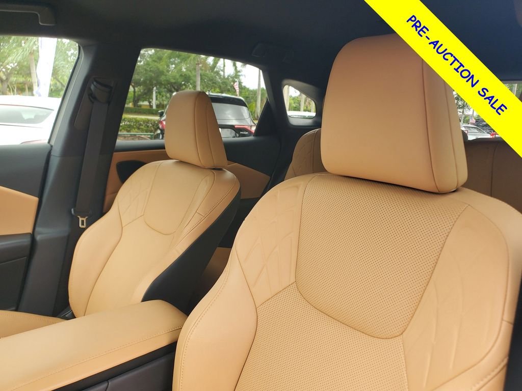 Used 2025 Green Lexus 350 image 17