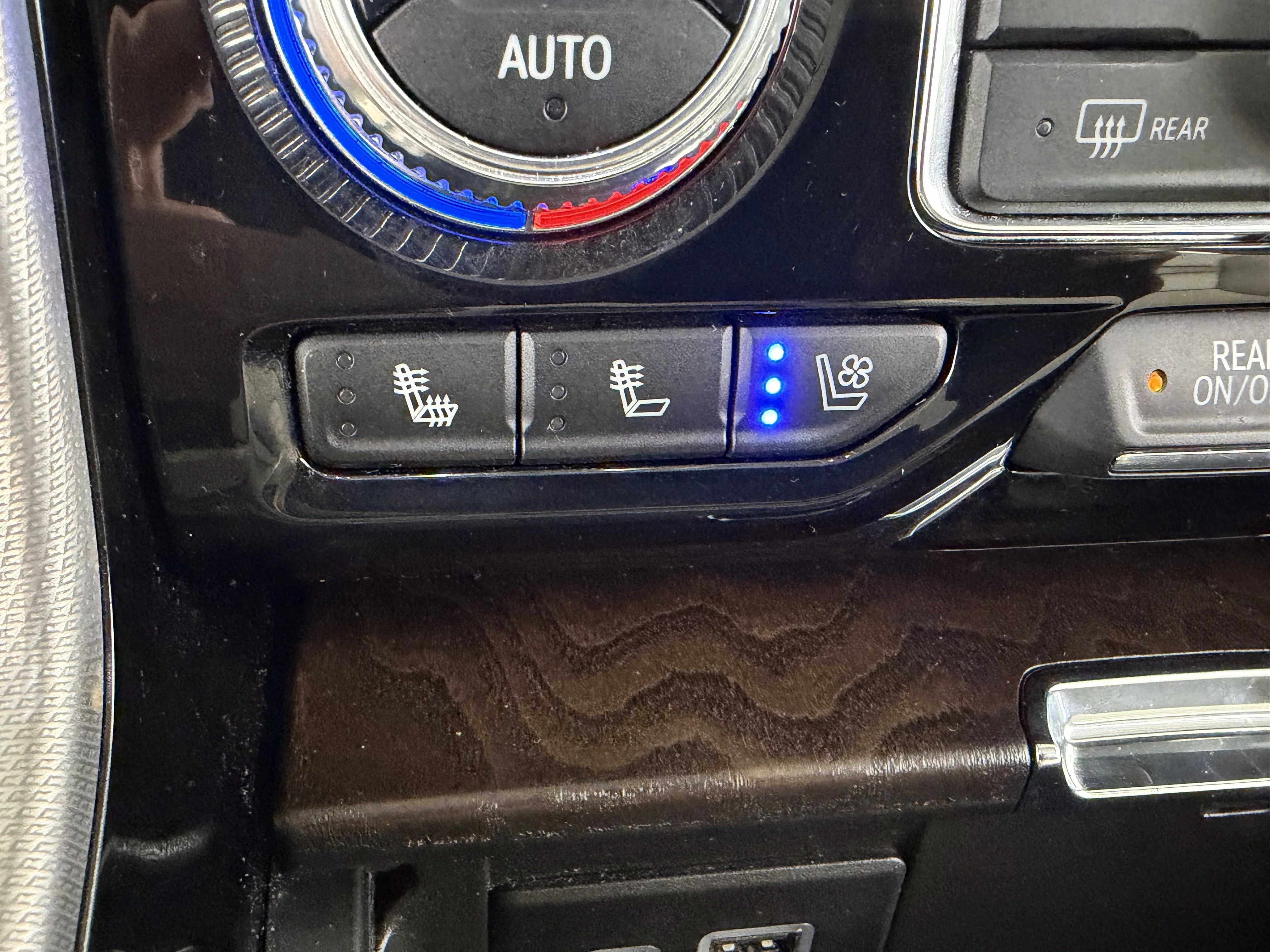 Used 2023 Midnight Blue Metallic GMC Denali image 27