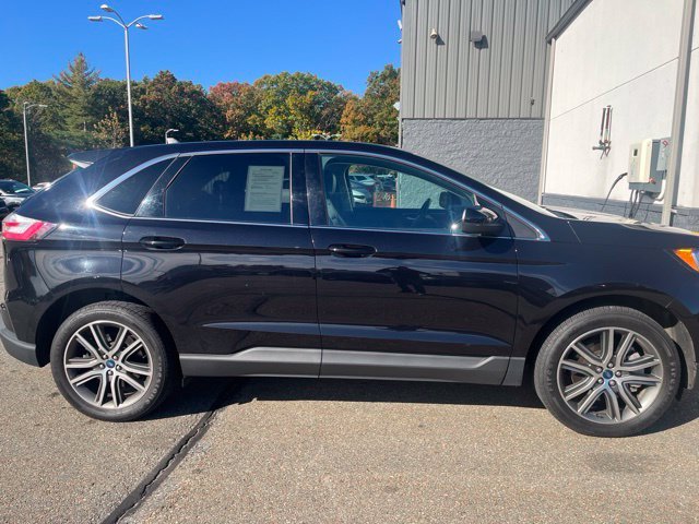 Used 2022 Black Ford SEL image 2