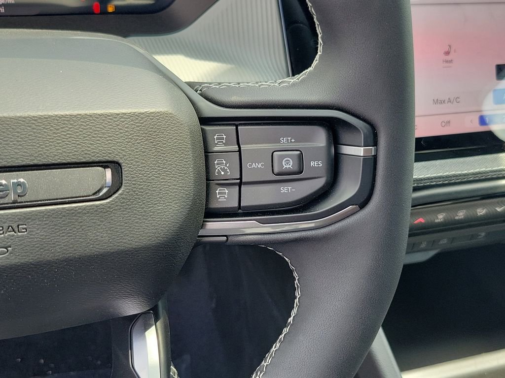 New 2026 Sting-Gray Clearcoat Jeep Laredo image 22