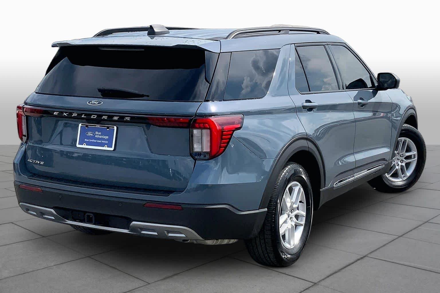 Used 2025 Vapor Blue Ford Active image 13