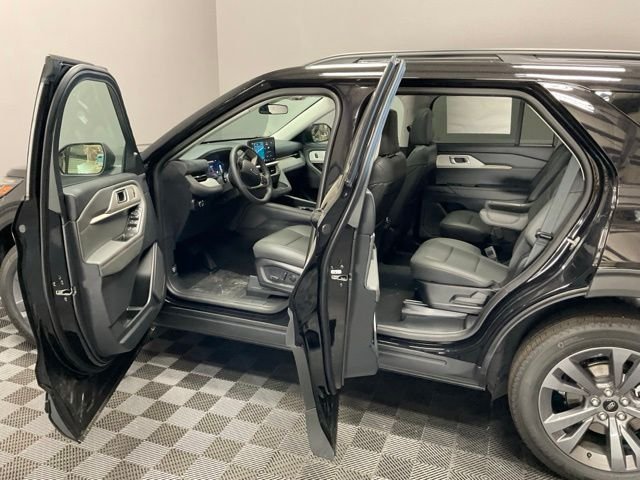 New 2026 Agate Black Metallic Ford Active image 13