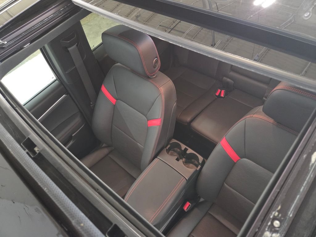 Used 2023 Black Chevrolet Z71 image 34