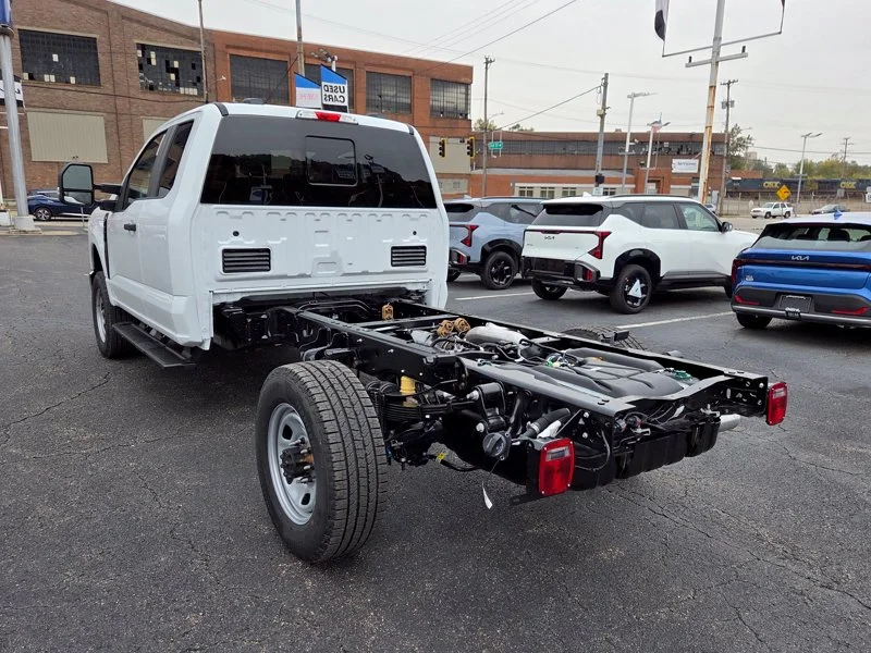 New 2027 White Ford XL image 5