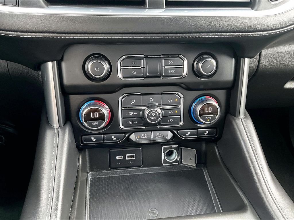 Used 2021 Gray Chevrolet Z71 image 27
