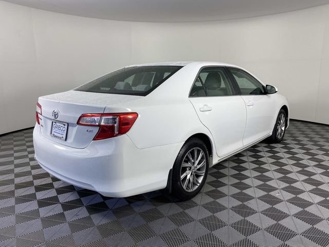 Used 2012 White Toyota LE image 9