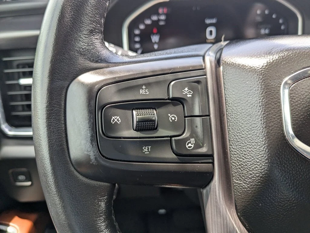 Used 2024 White Frost Tricoat GMC Denali Ultimate image 23