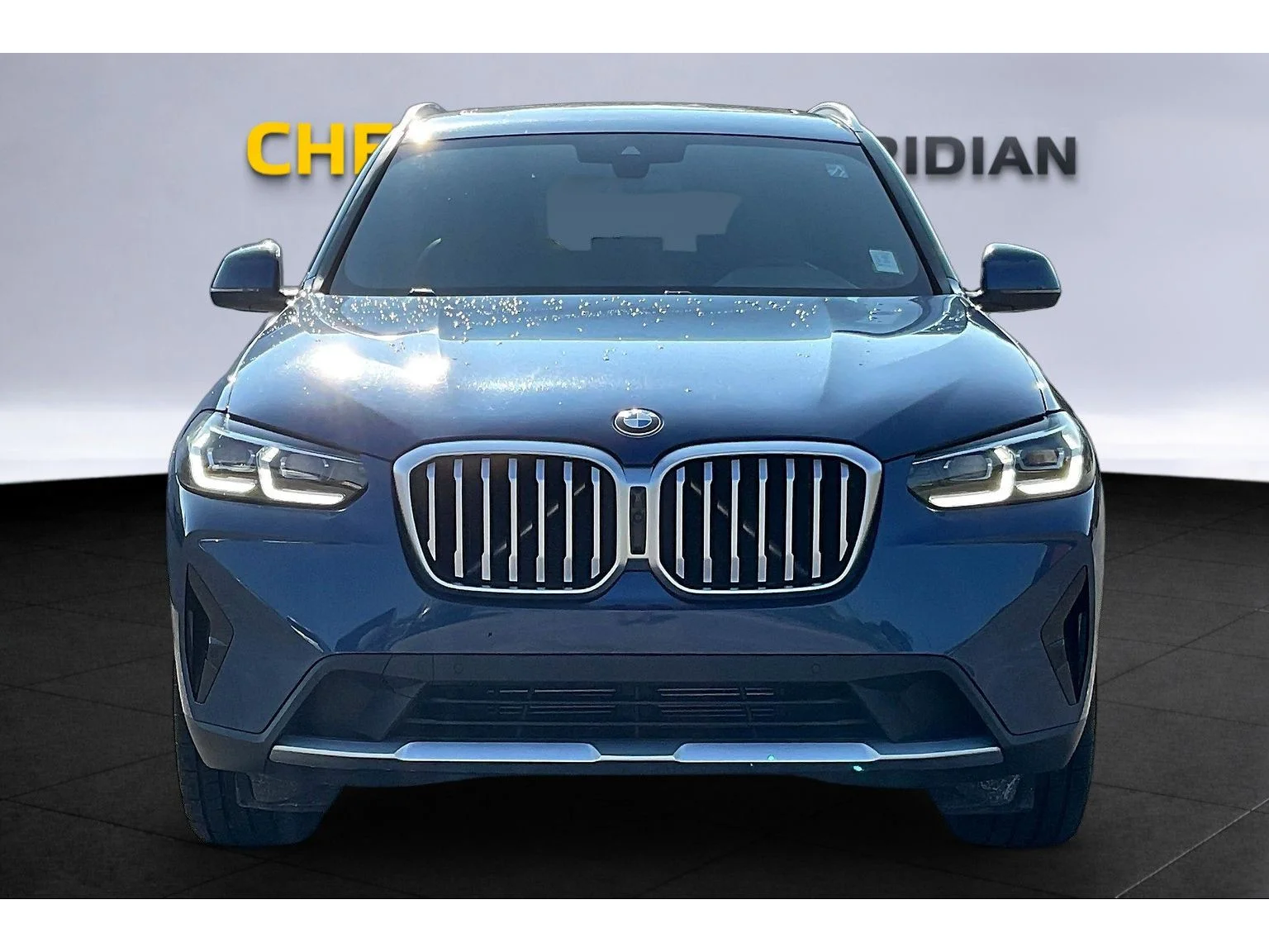 Used 2024  BMW sDrive30i image 3