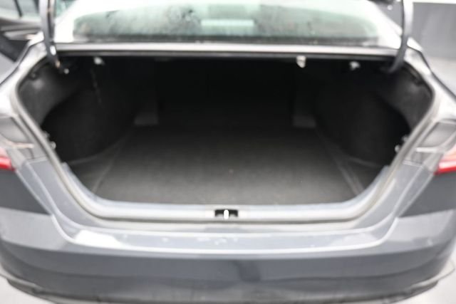 Used 2025  Toyota SE image 12