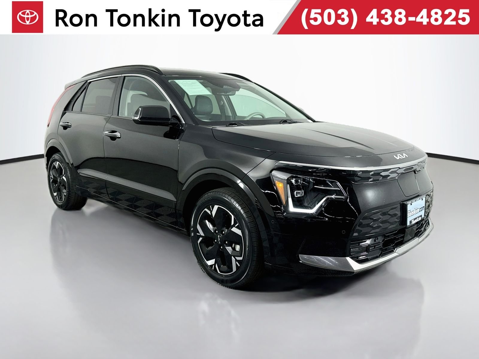 Used 2024 Aurora Black Kia Wave image 1
