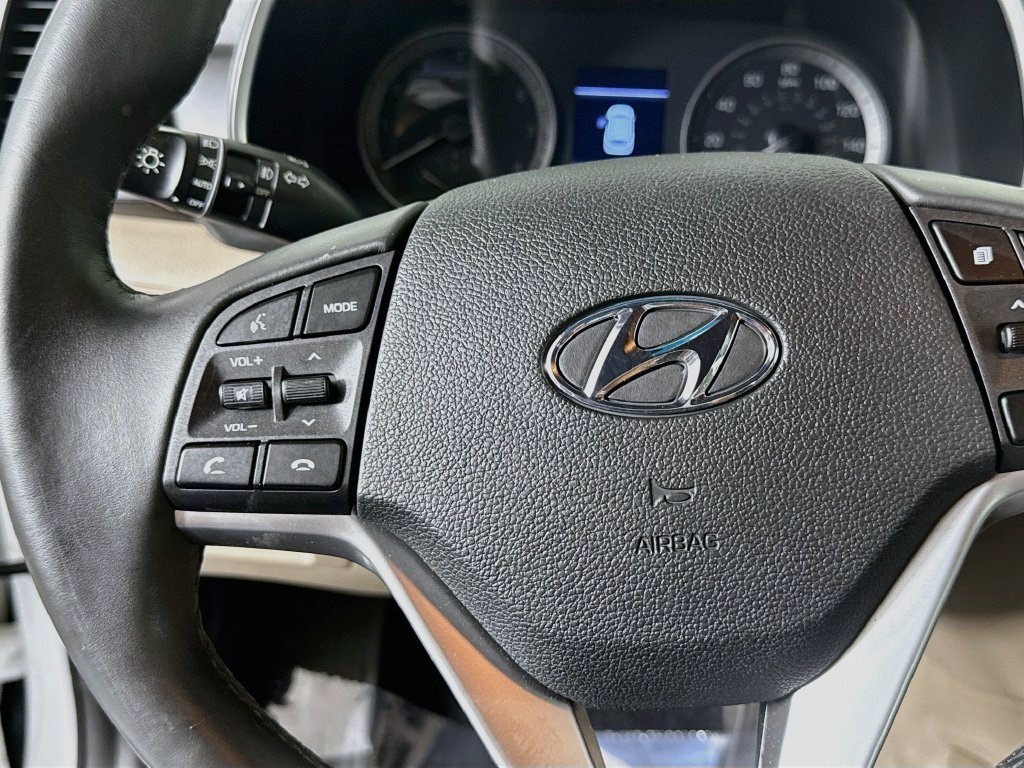 Used 2019 White Pearl Hyundai Limited image 10