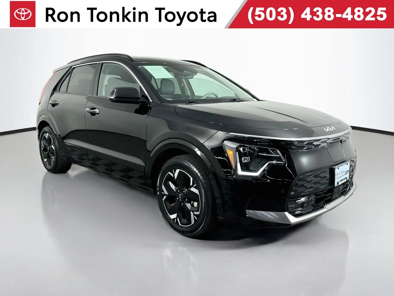 Used 2024 Aurora Black Kia Wave image 1