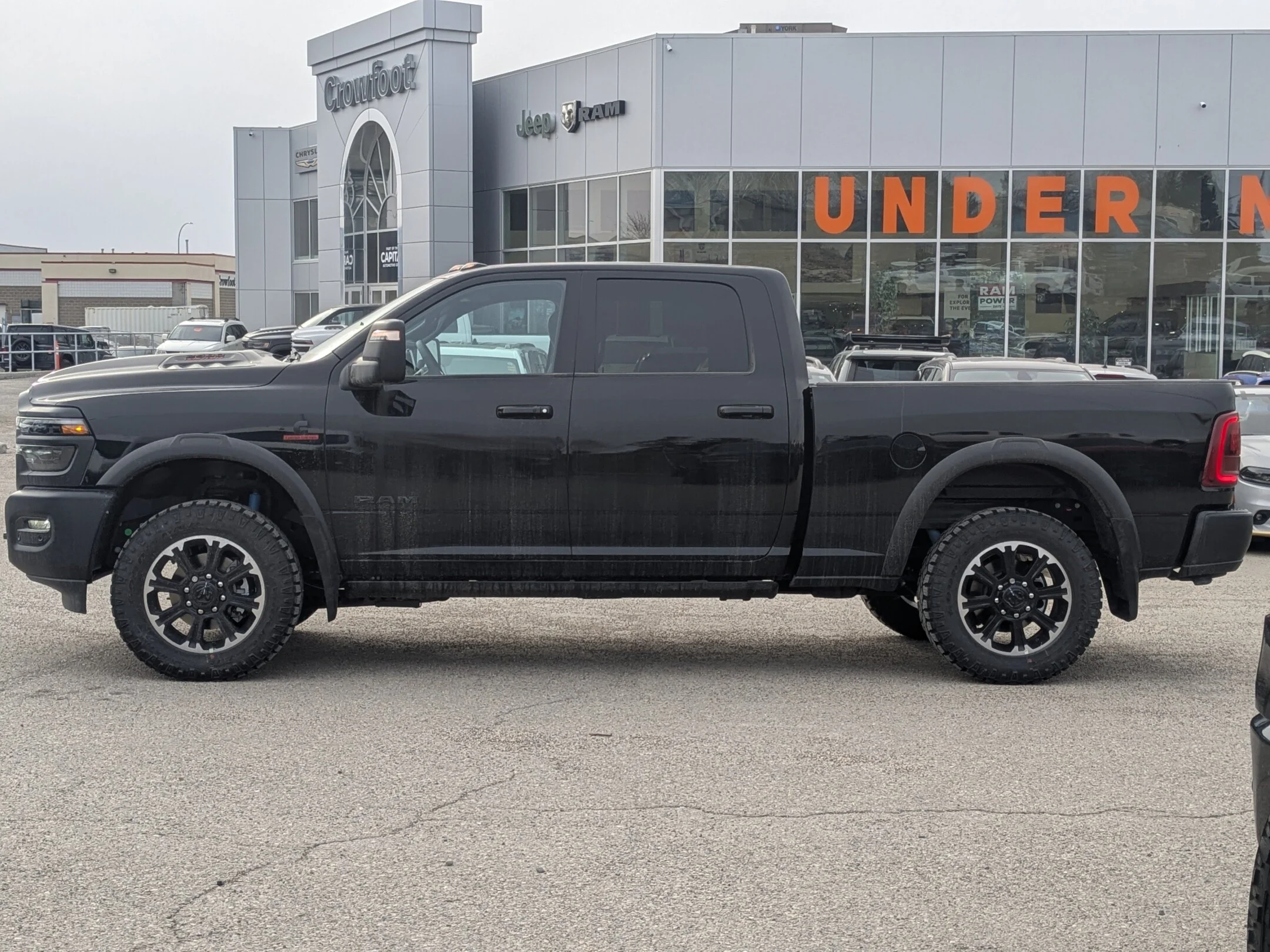 New 2026 Black RAM Rebel - - Level 2 Grp - Rear Air Suspension - 14.4 Uconnect NAV - 5th Wheel/Gooseneck Prep & More! image 5