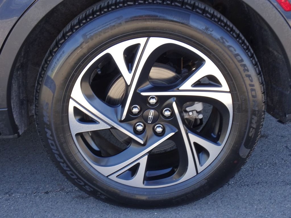Used 2024 Blue Lincoln Premiere image 26
