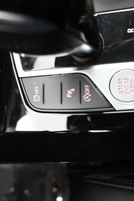 Used 2024 White BMW sDrive30i image 31
