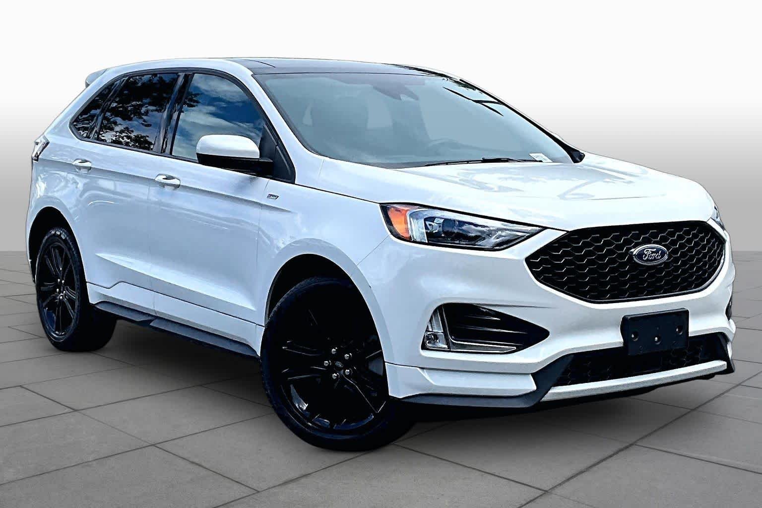 Certified Used 2023 Star White Metallic Tri-Coat Ford ST-Line image 3