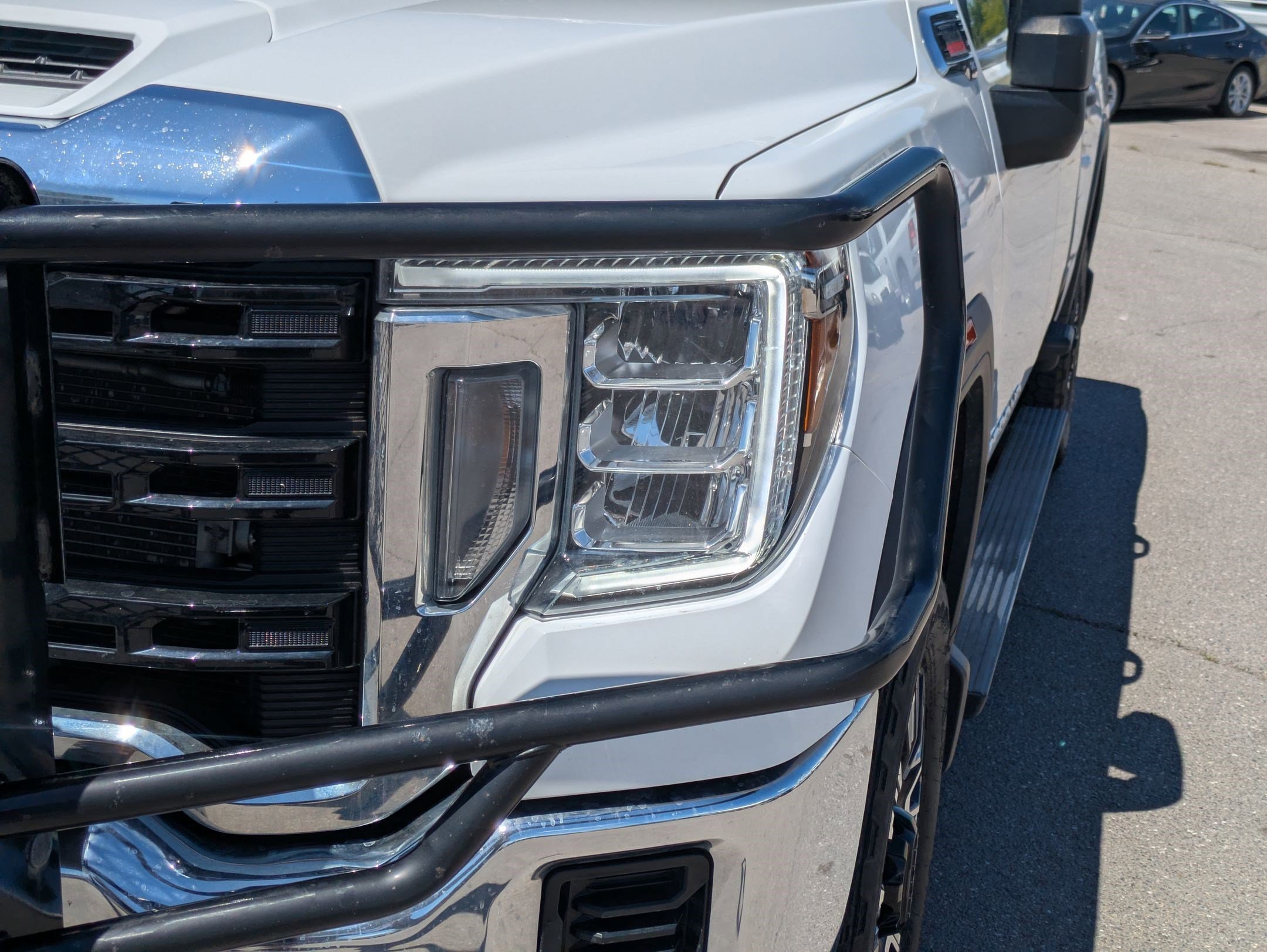Used 2021 Summit White GMC Base image 10