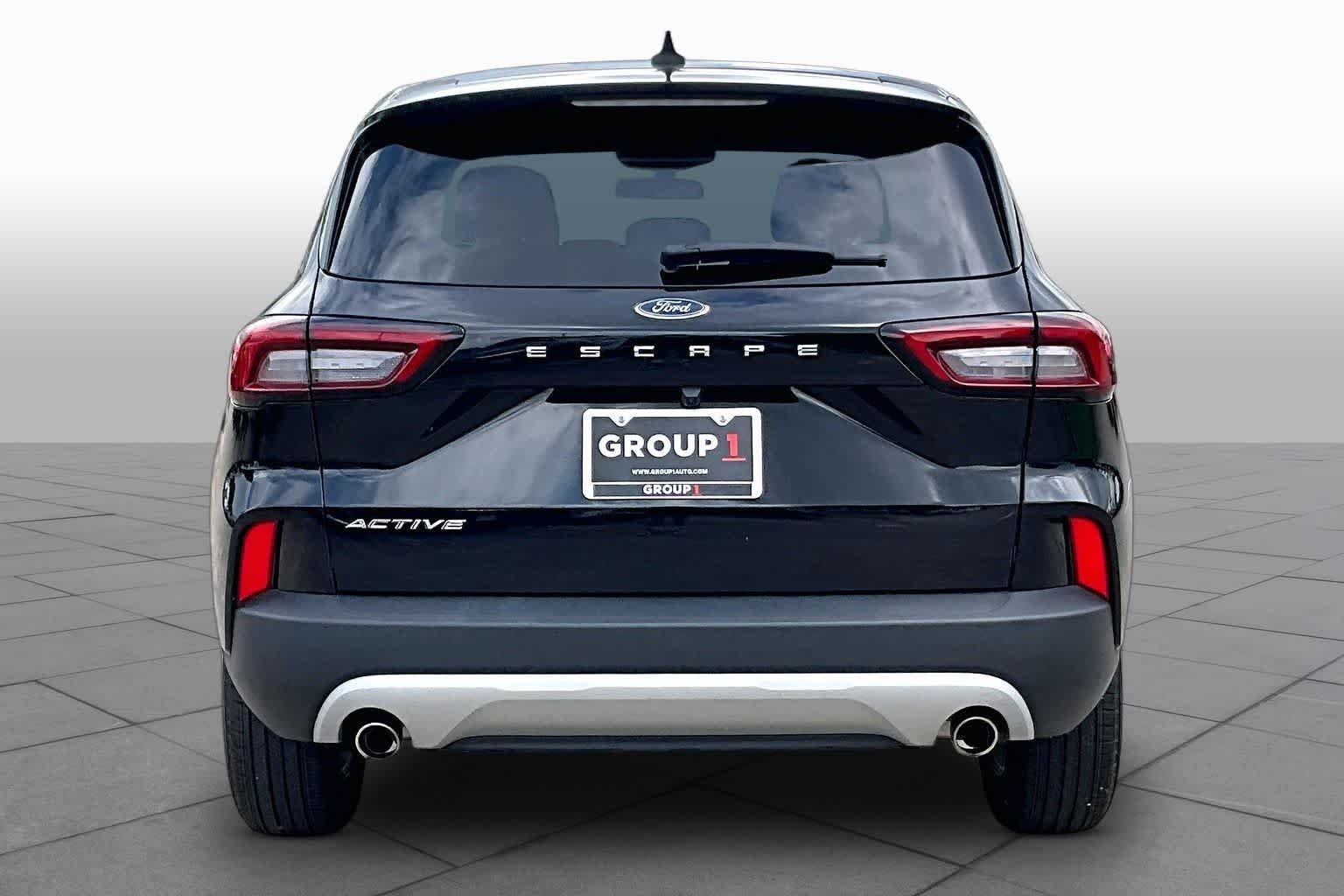 Used 2025 Agate Black Metallic Ford Active image 5