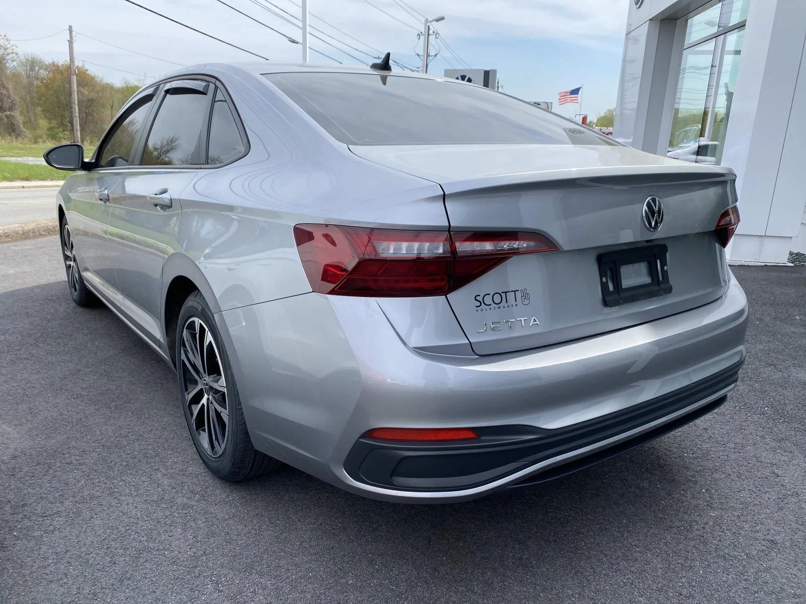 Used 2022 Pyrite Silver Metallic Volkswagen Sport Manual image 6