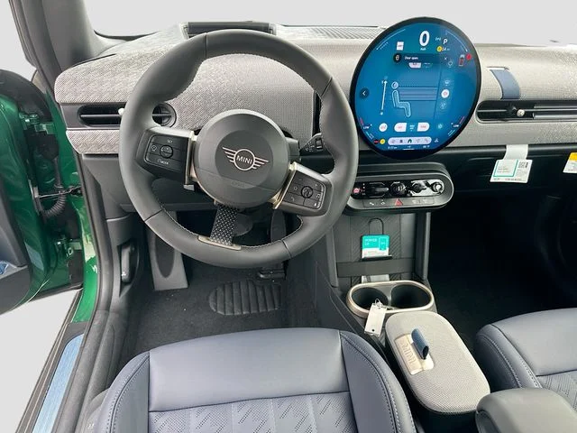 New 2026 Green MINI Signature Plus image 17