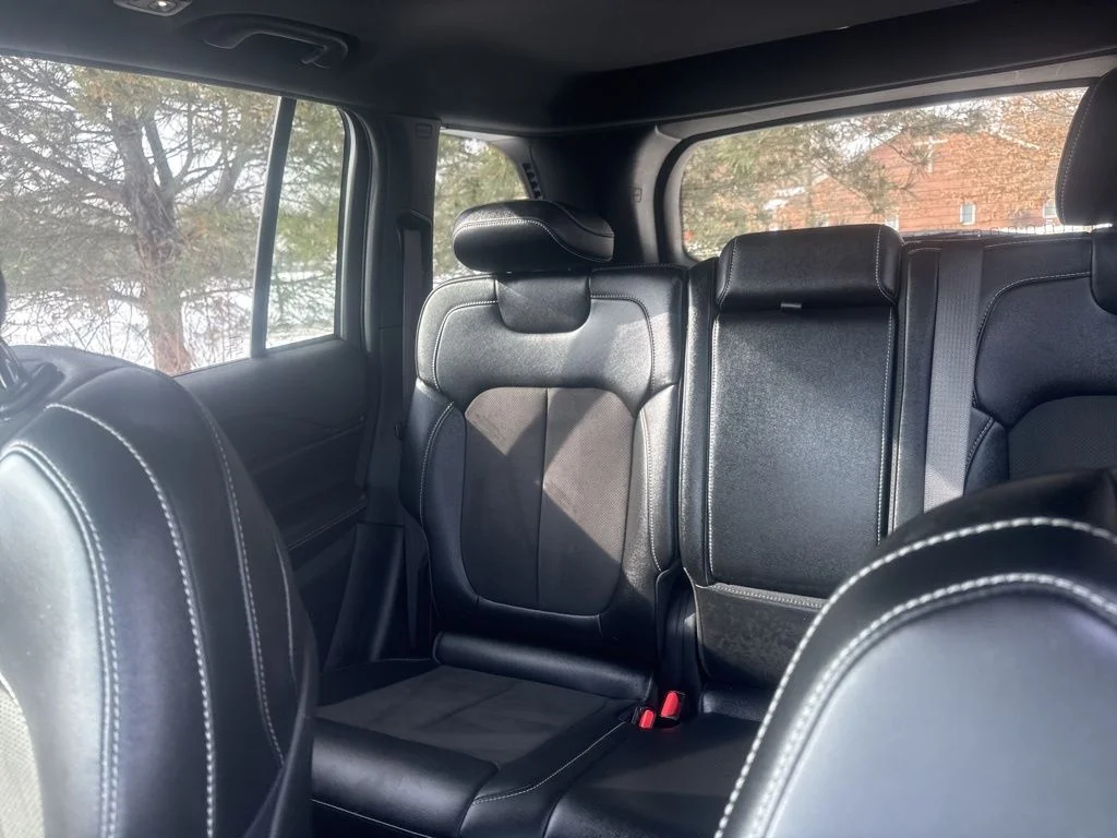 Used 2024 Silver Jeep Altitude image 27