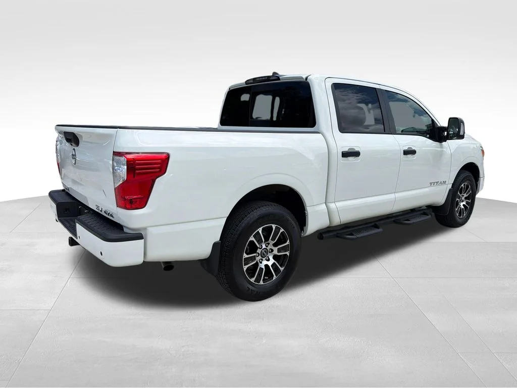 2024 Nissan Titan SV - Photo 8