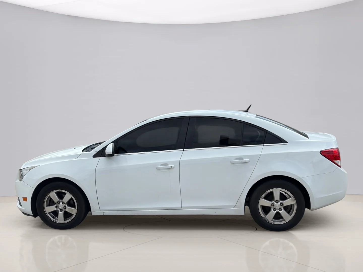 Used 2013 White Chevrolet 1LT image 2