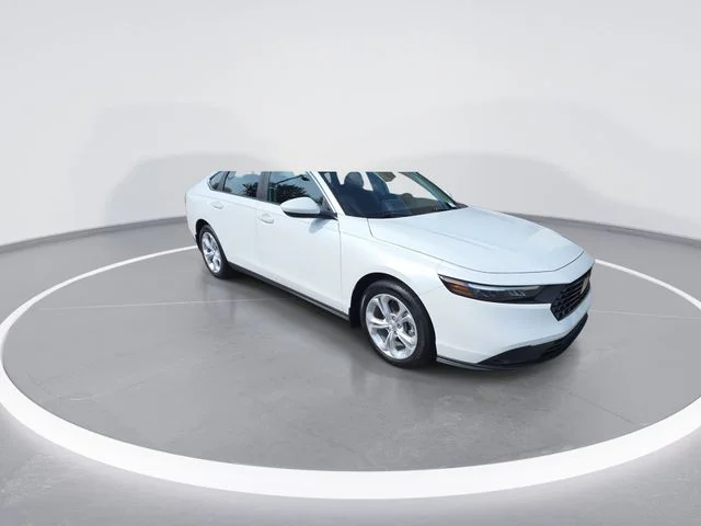 Used 2025 White Honda LX image 2