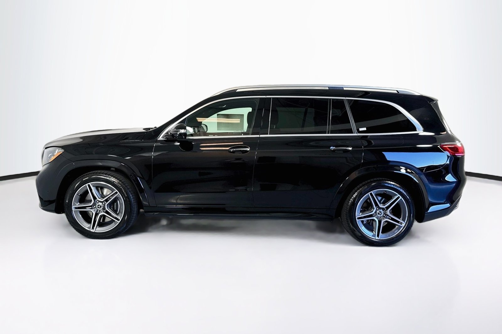 New 2027 Black Mercedes-Benz GLS 450 image 8
