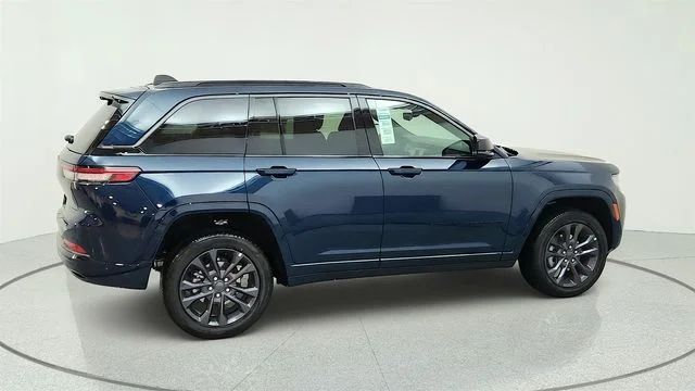 New 2026 Fathom Blue Pearl-Coat Exterior Paint Jeep Limited Reserve image 14