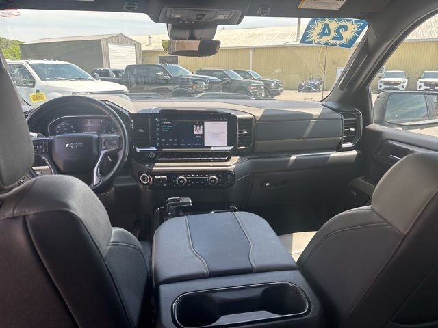 Used 2024 Gray Chevrolet ZR2 image 30