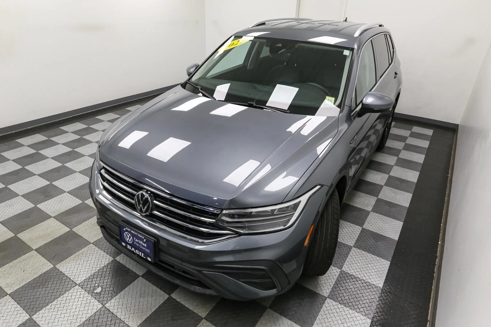 Used 2022 Platinum Gray Metallic Volkswagen SE image 6