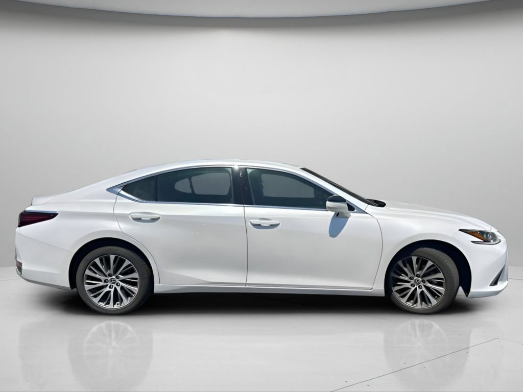 Used 2021 White Pearl Lexus 250 image 4