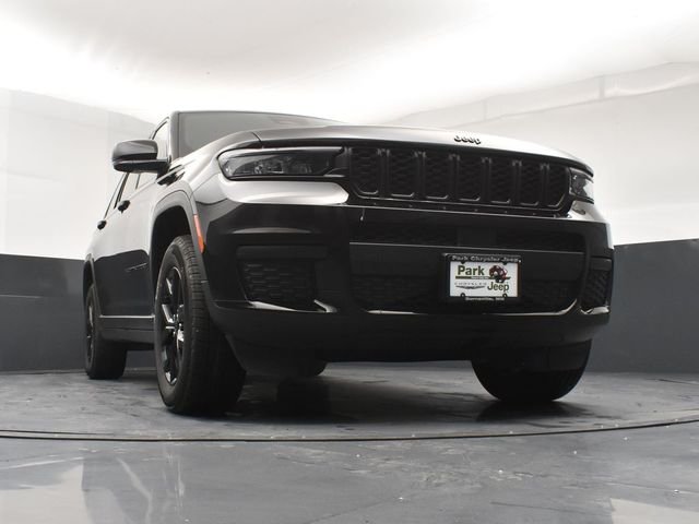 Used 2024 Black Jeep Altitude X image 19