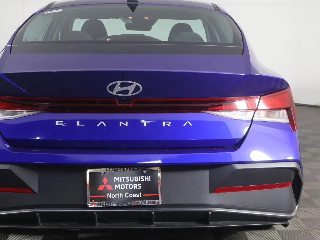 Used 2025 Blue Hyundai SE image 14