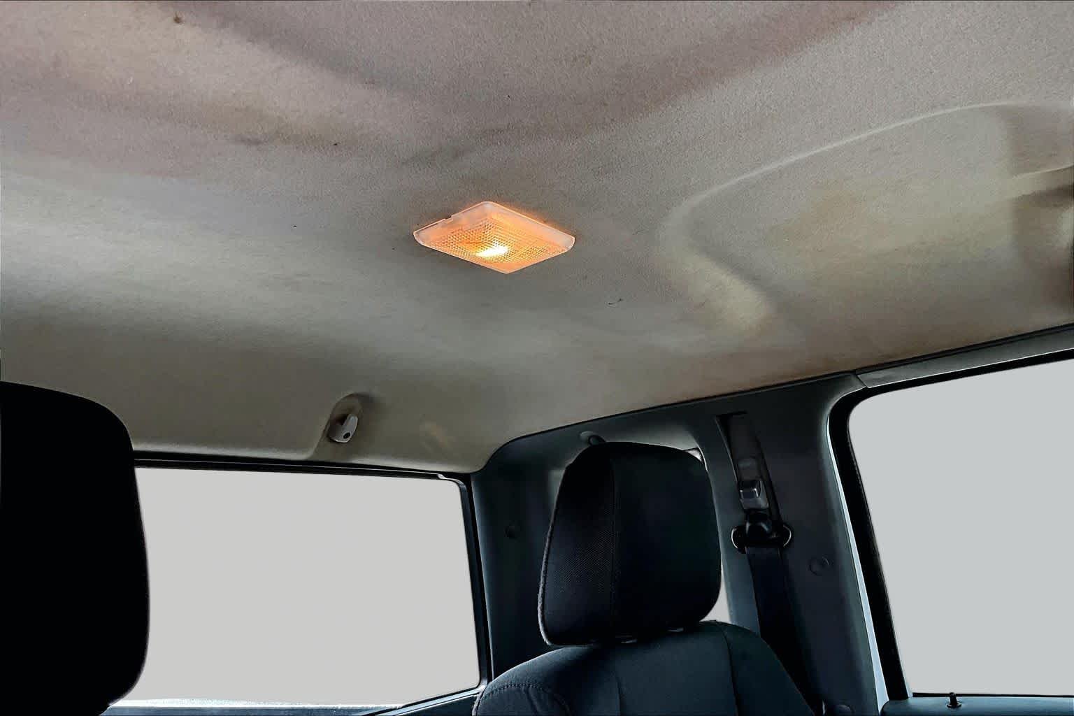 Used 2011 Oxford White Ford XL image 15