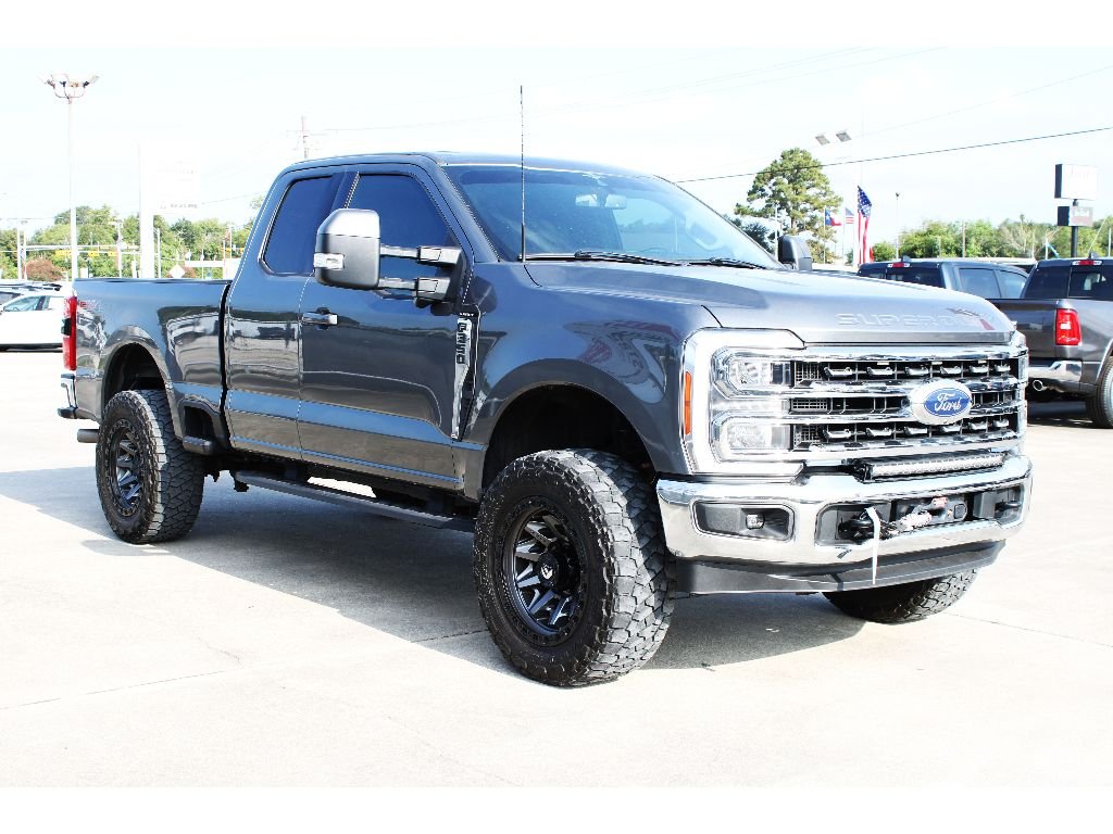 Used 2023 CARBONIZED Ford LARIAT image 21