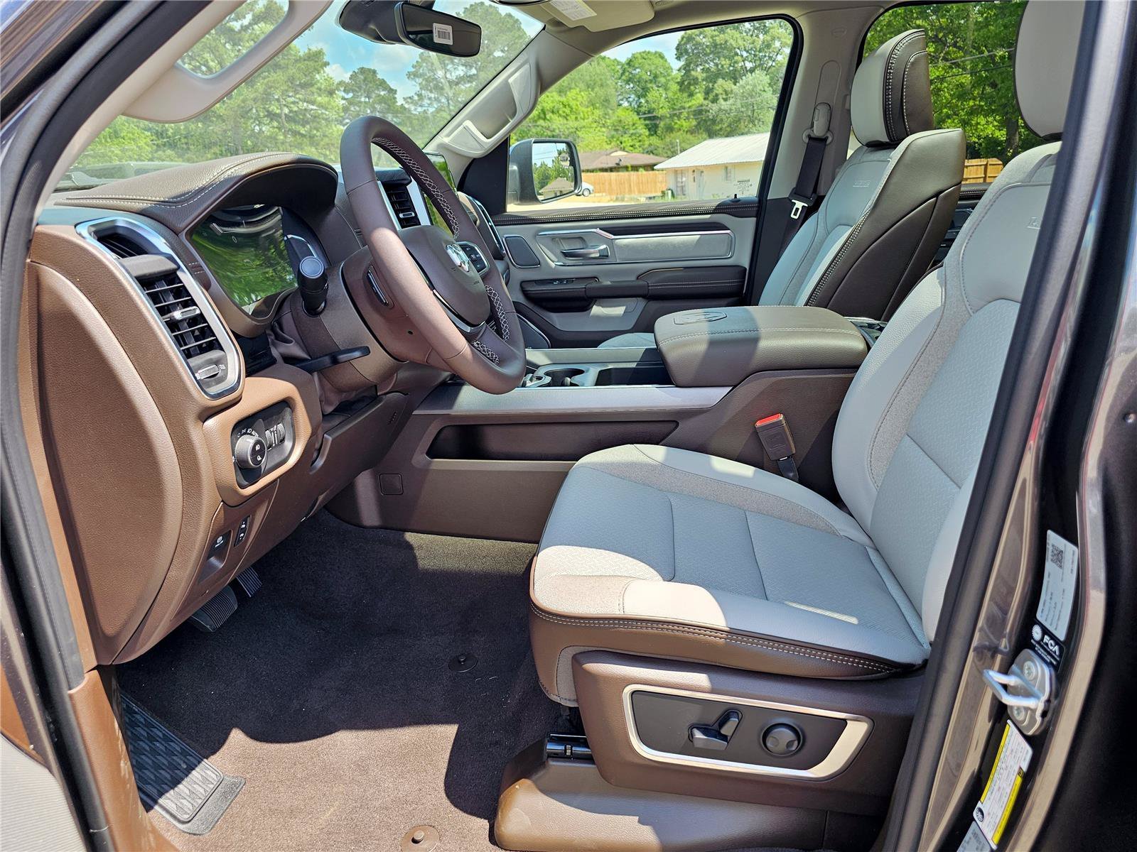 New 2026 Granite Crystal Metallic Clearcoat Ram Laramie image 17