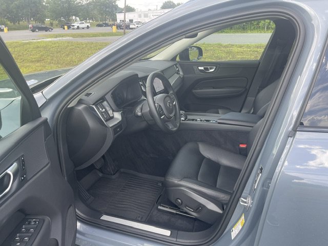 Used 2024 Gray Volvo Core Dark Theme image 18