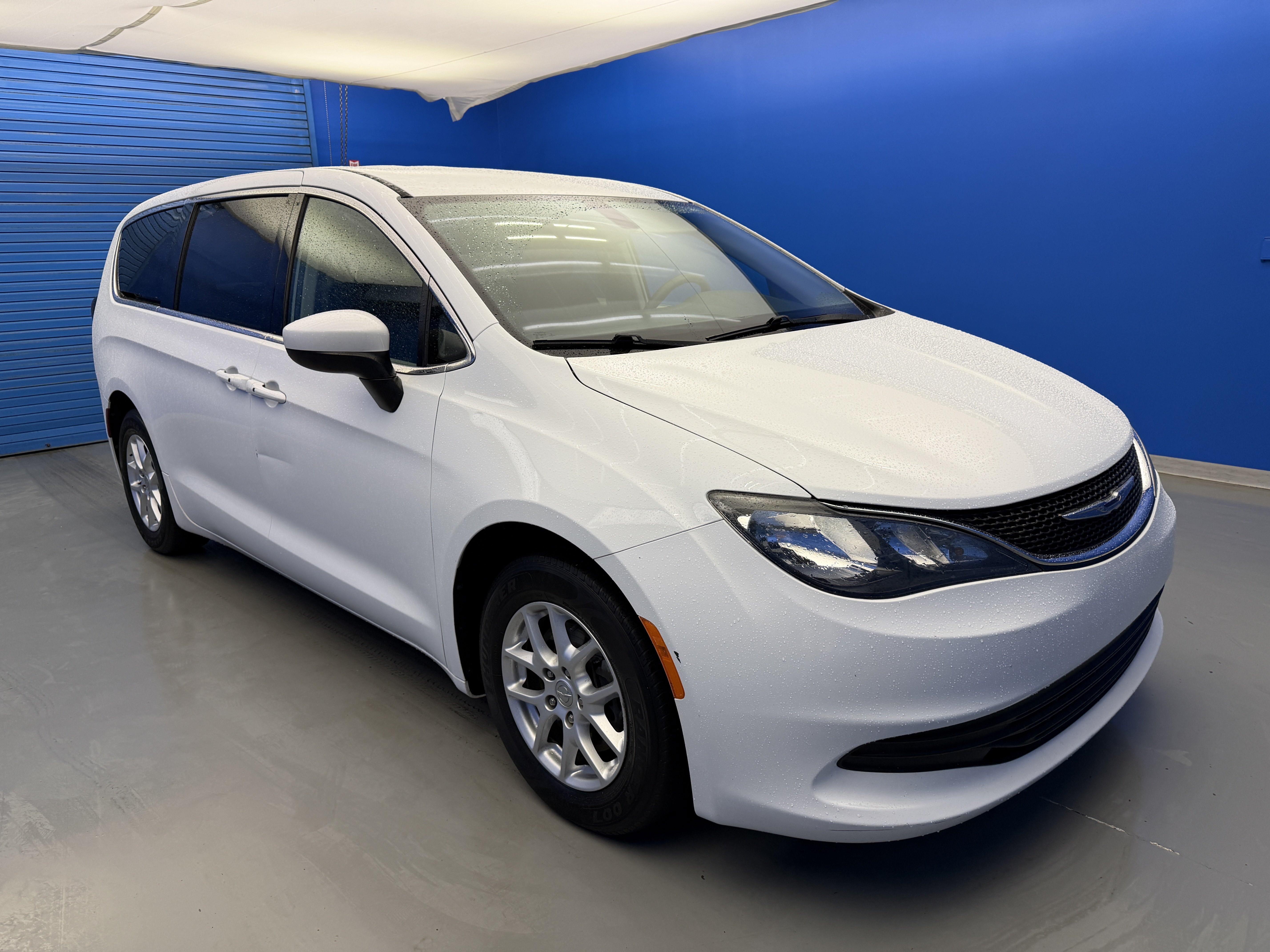 Used 2017 Bright White Clearcoat Chrysler Touring image 2
