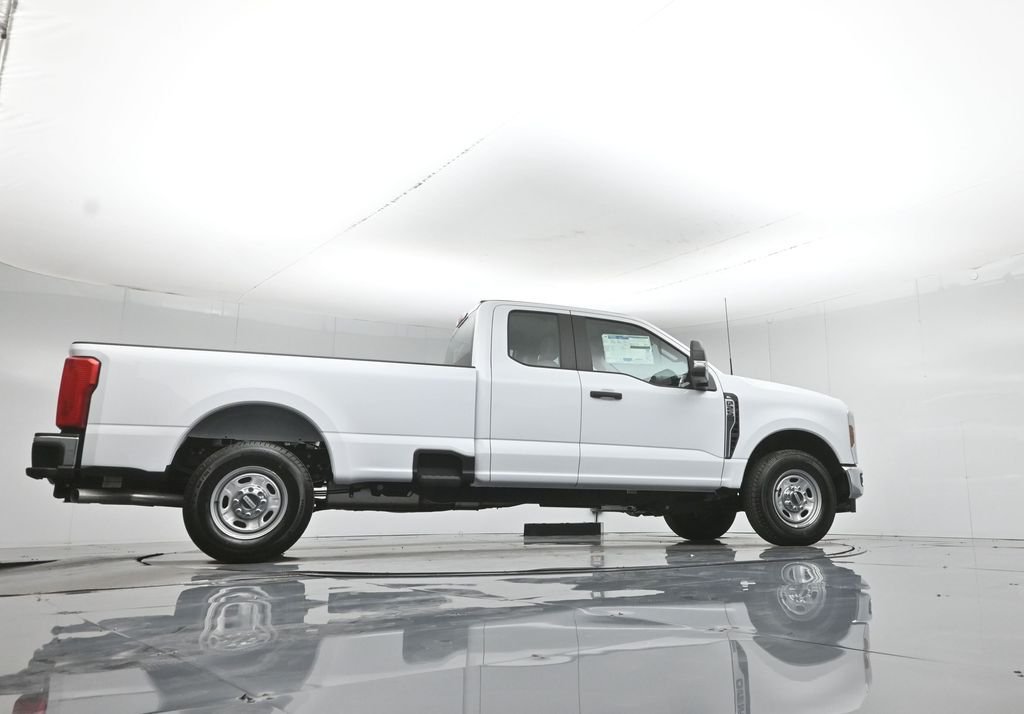New 2026 Oxford White Ford XL image 49