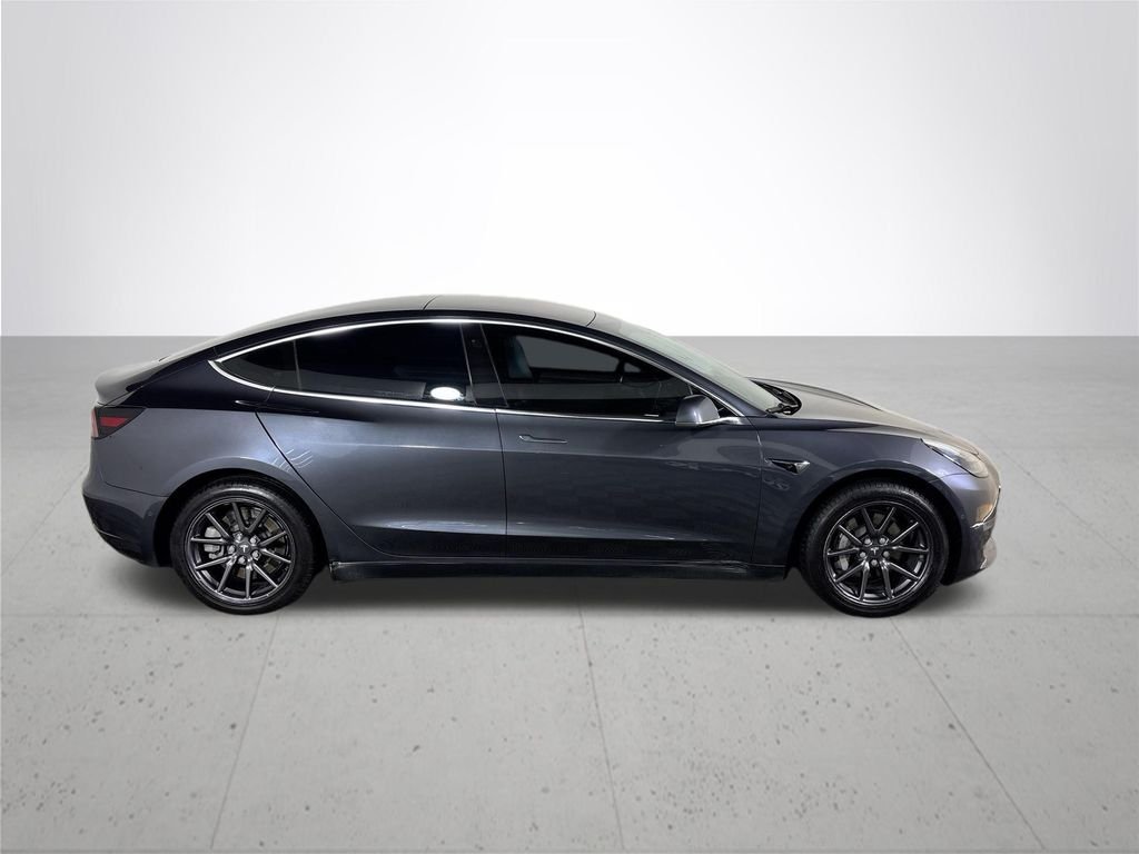 Used 2018  Tesla Performance image 5
