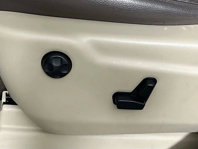 Used 2020 Brown Jeep Summit image 11