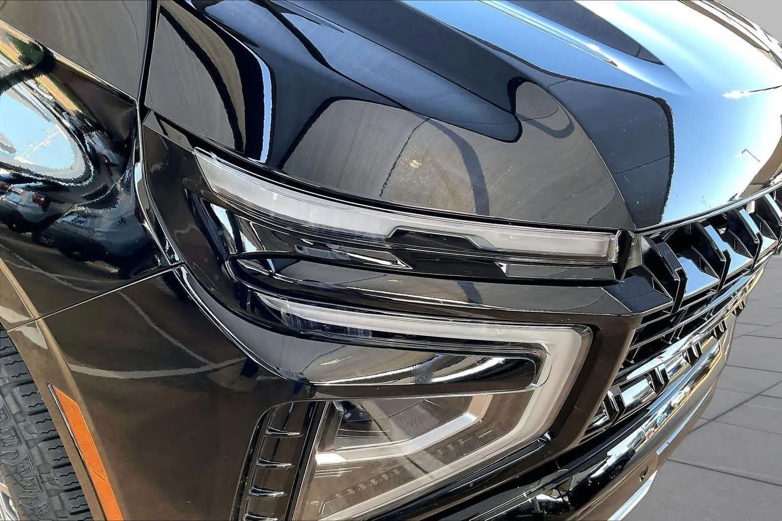 Used 2025 Black Chevrolet Z71 image 27