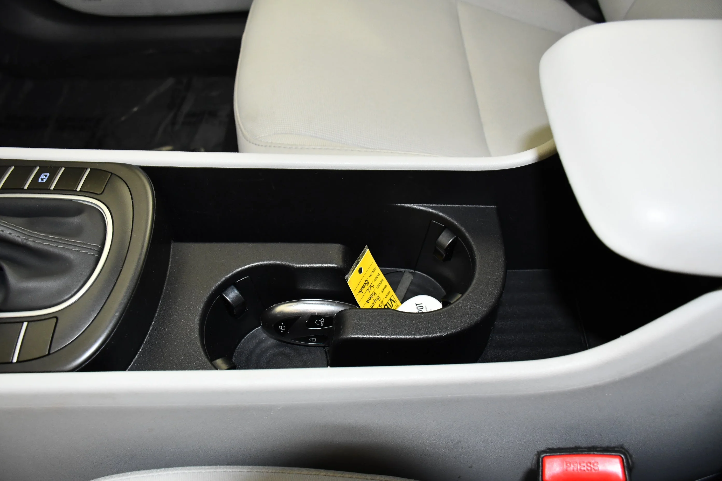 Used 2025 Abyss Black Pearl Hyundai SEL image 31