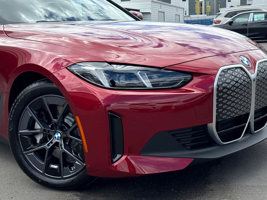 New 2026 Vegas Red Metallic BMW xDrive40 image 6